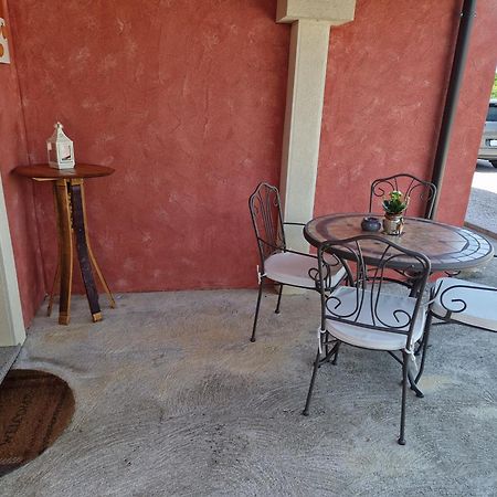 Wine & Apartment Vinales โคเปร์ ภายนอก รูปภาพ