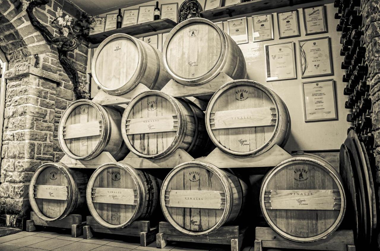 Wine & Apartment Vinales โคเปร์ ภายนอก รูปภาพ