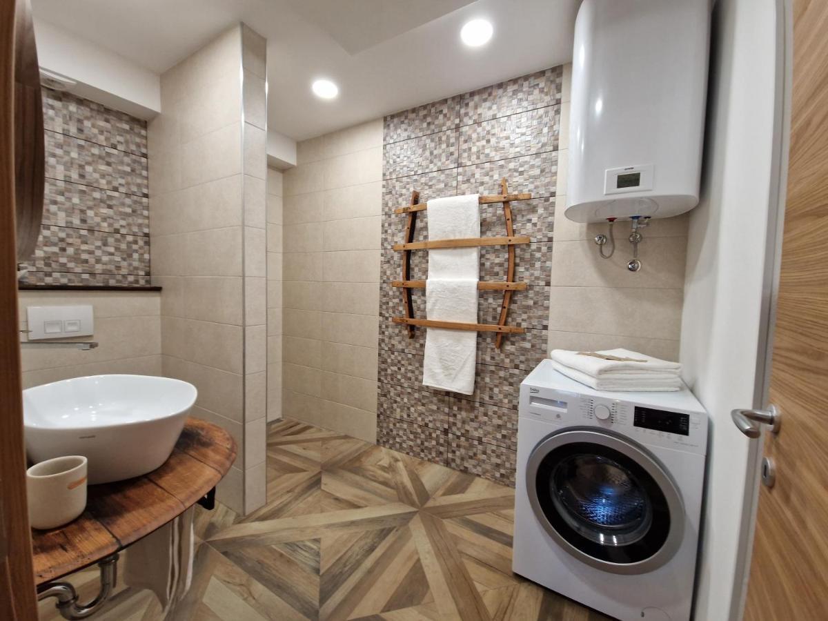Wine & Apartment Vinales โคเปร์ ภายนอก รูปภาพ