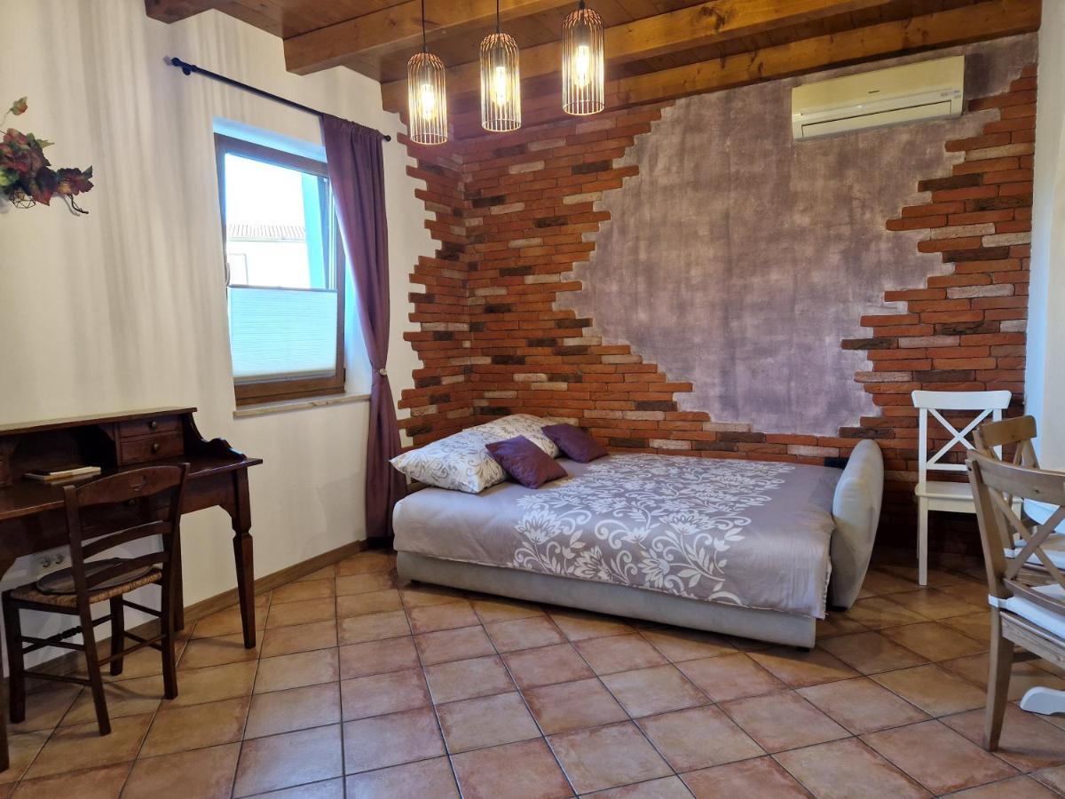 Wine & Apartment Vinales โคเปร์ ภายนอก รูปภาพ