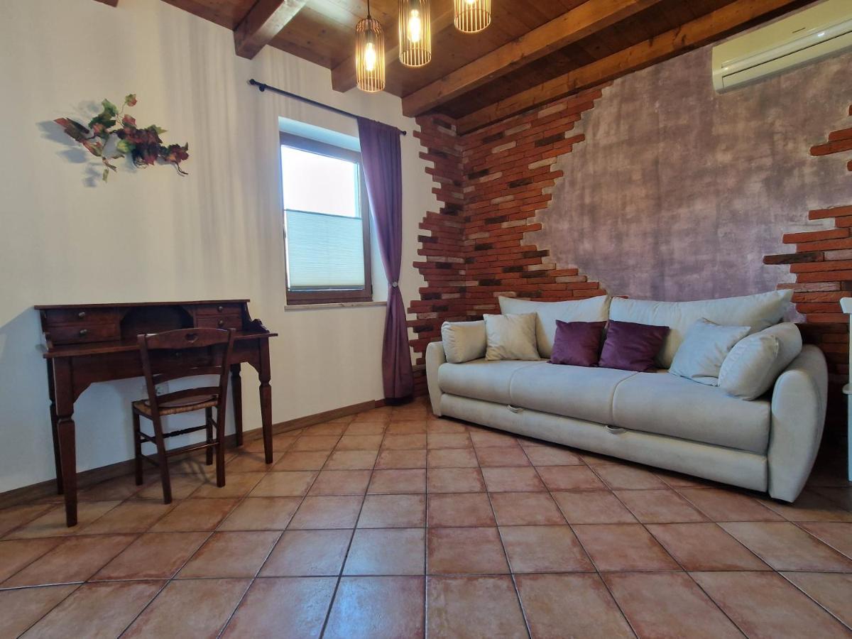 Wine & Apartment Vinales โคเปร์ ภายนอก รูปภาพ