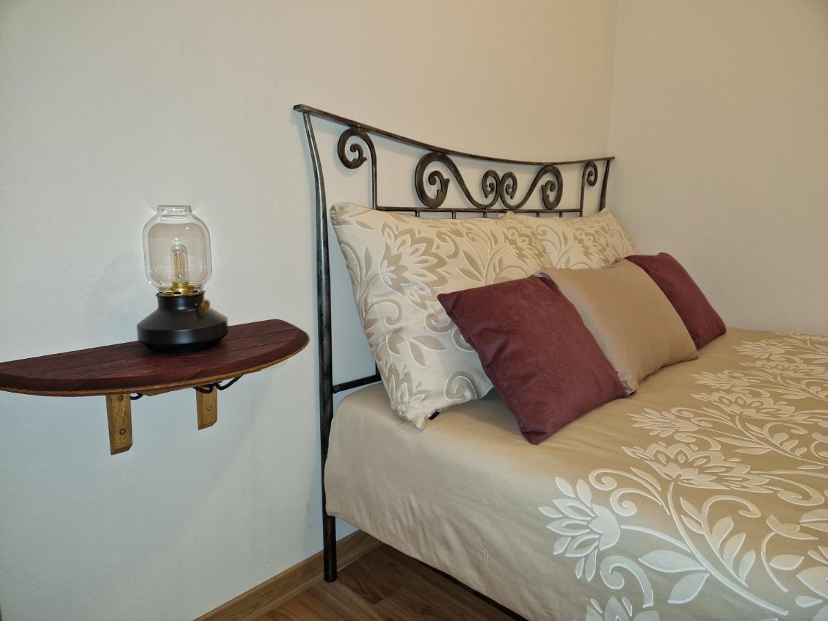 Wine & Apartment Vinales โคเปร์ ภายนอก รูปภาพ