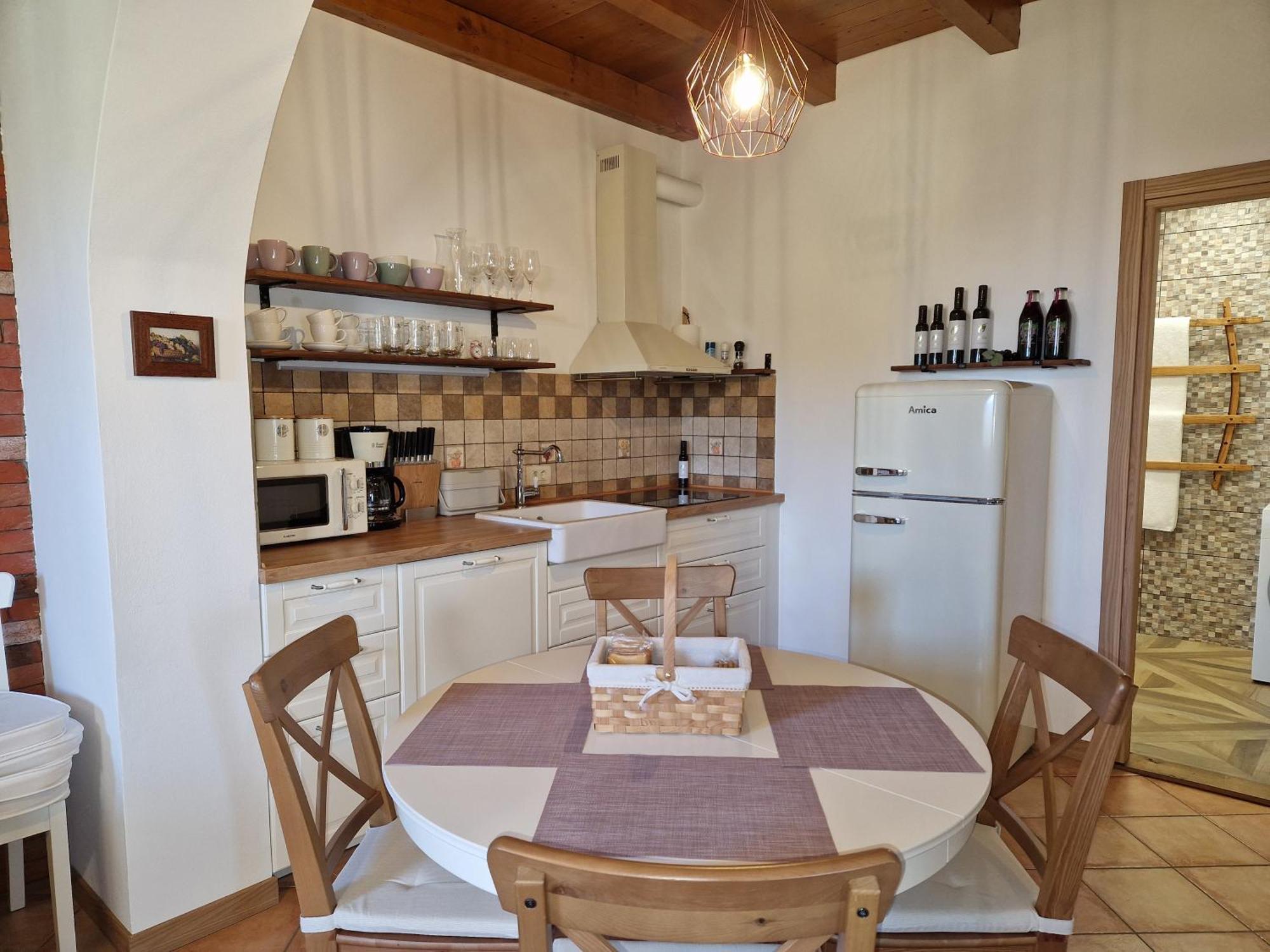 Wine & Apartment Vinales โคเปร์ ภายนอก รูปภาพ