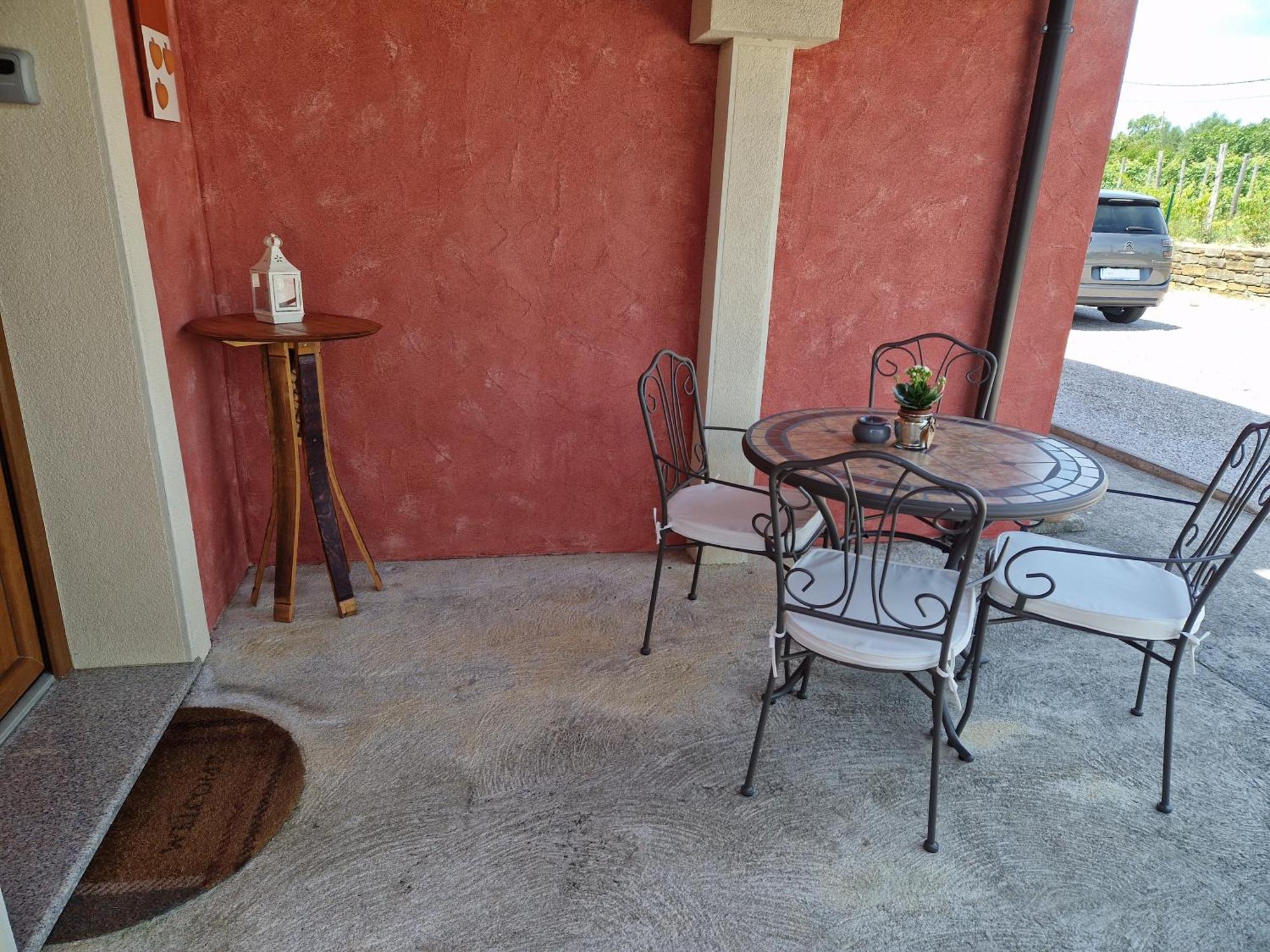 Wine & Apartment Vinales โคเปร์ ภายนอก รูปภาพ