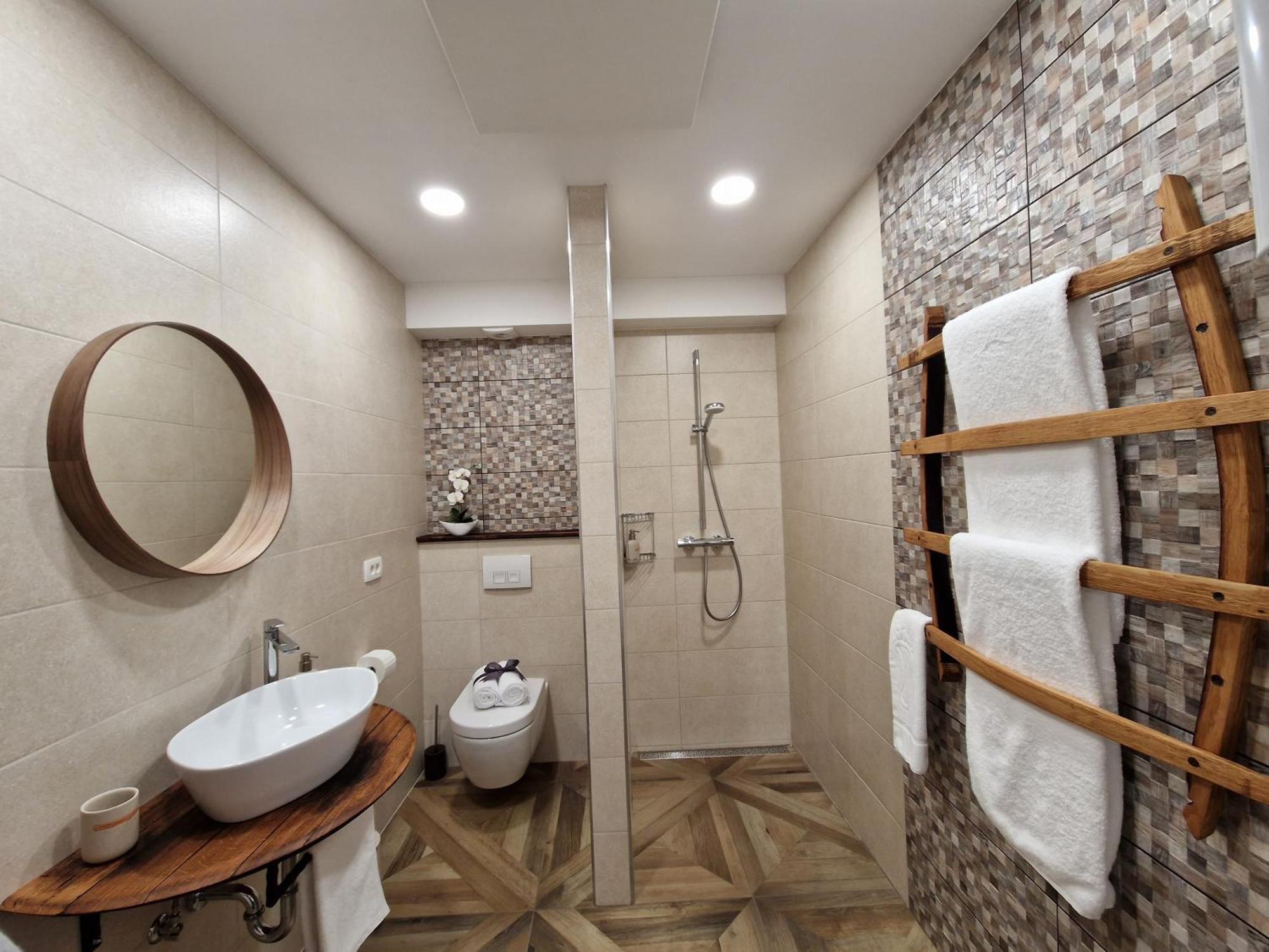 Wine & Apartment Vinales โคเปร์ ภายนอก รูปภาพ