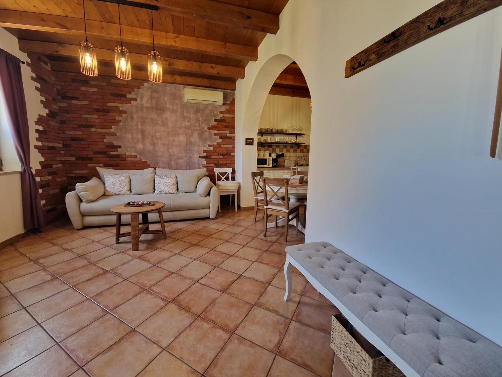 Wine & Apartment Vinales โคเปร์ ภายนอก รูปภาพ